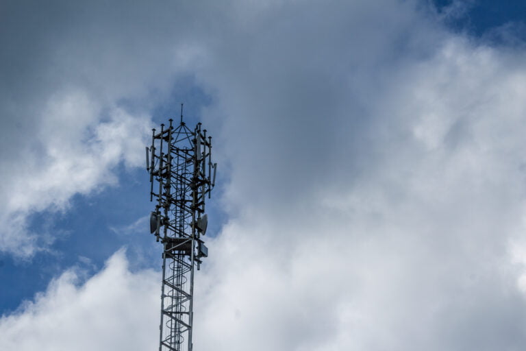TIGO COLOMBIA AGREES TO SELL MAJOR TELECOM TOWER PORTFOLIO TO THE INVESTMENT FUND KKR