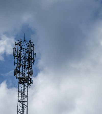 TIGO COLOMBIA AGREES TO SELL MAJOR TELECOM TOWER PORTFOLIO TO THE INVESTMENT FUND KKR PHRLEGAL